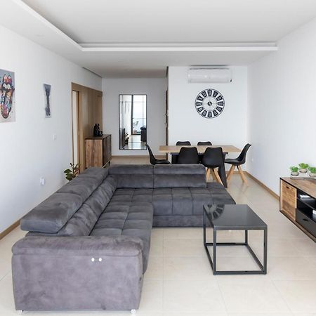 3 Bdr Aprt, Amazing Seaview, Rooftop Pool - Lcgr Praia Kültér fotó