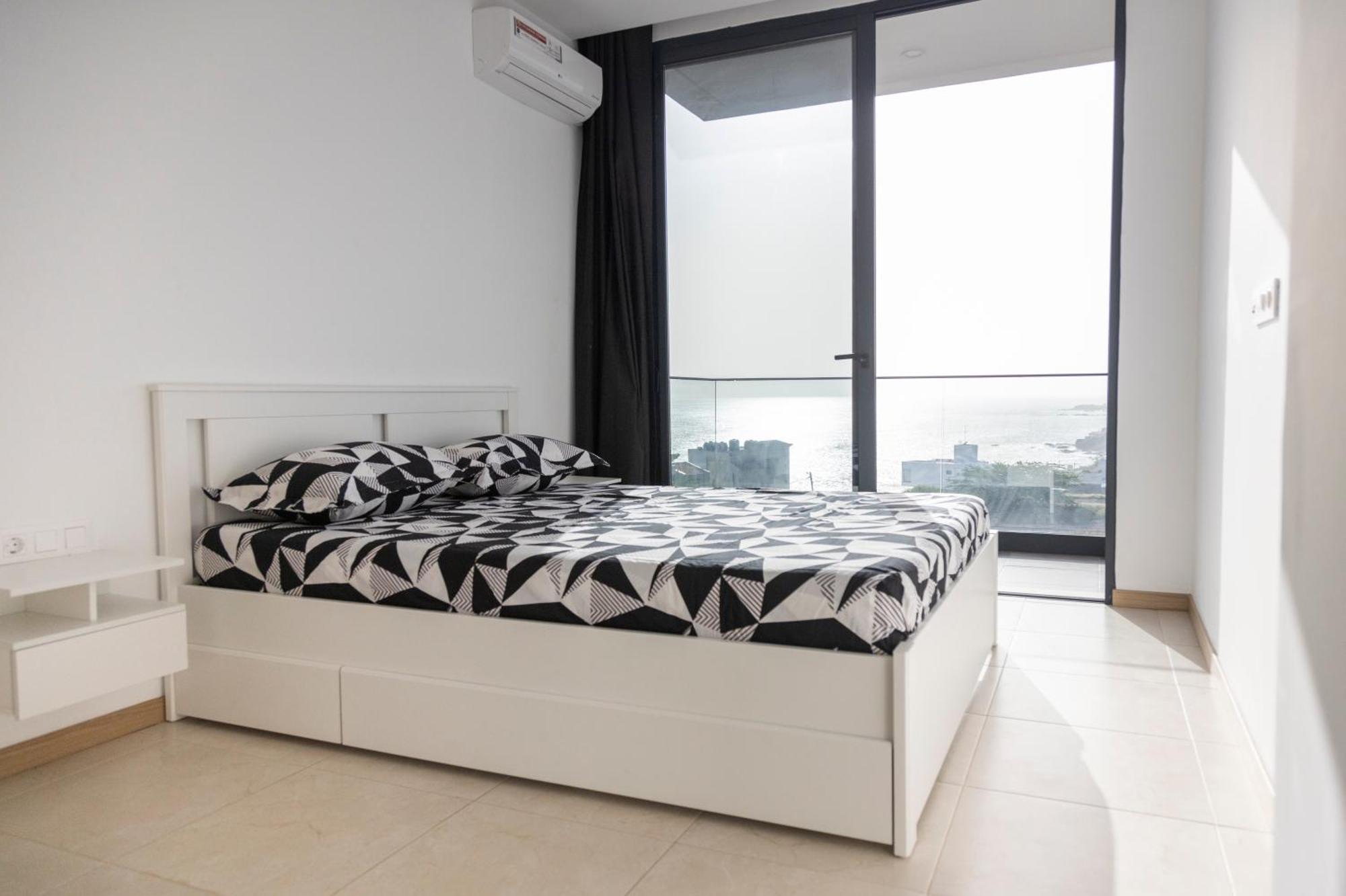 3 Bdr Aprt, Amazing Seaview, Rooftop Pool - Lcgr Praia Kültér fotó