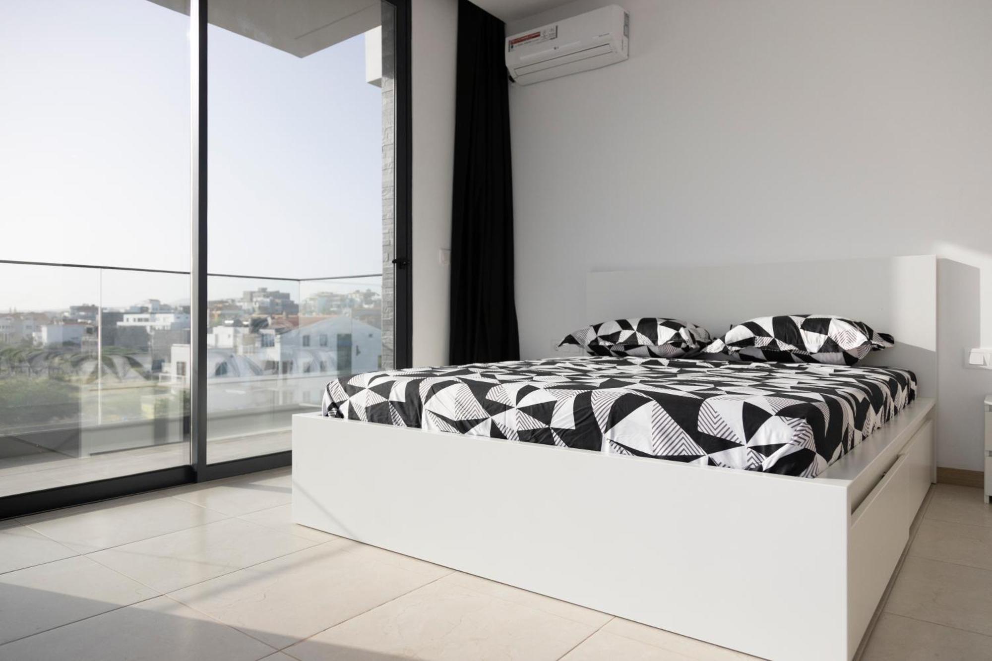 3 Bdr Aprt, Amazing Seaview, Rooftop Pool - Lcgr Praia Kültér fotó