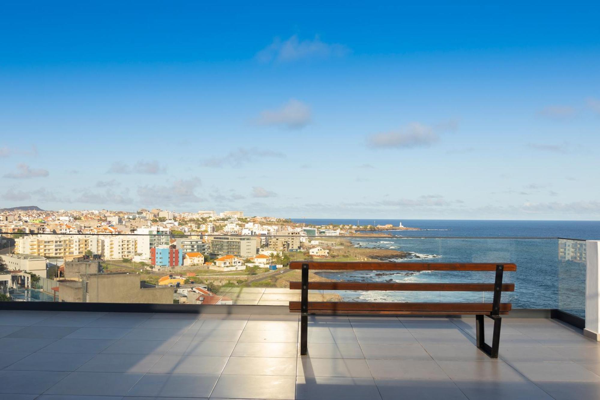 3 Bdr Aprt, Amazing Seaview, Rooftop Pool - Lcgr Praia Kültér fotó